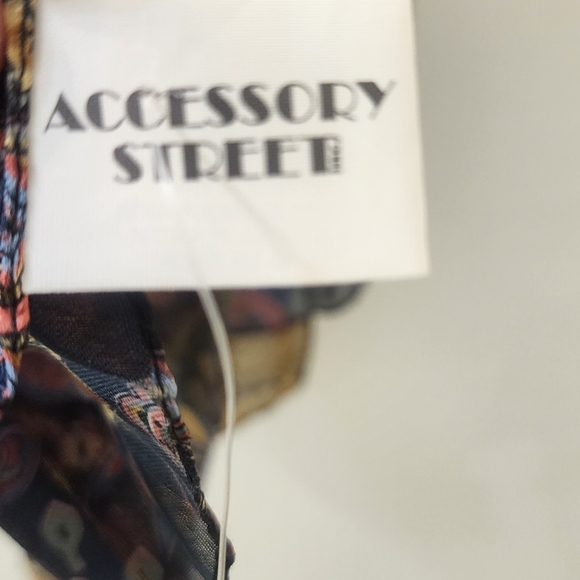 Accessory Street Paisley Patterned Scarf 11"×23" - Picture 3 of 5